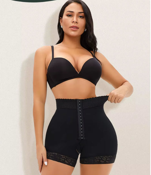 Body Bloom™ Short de soporte alto con ajuste cómodo y realce natural